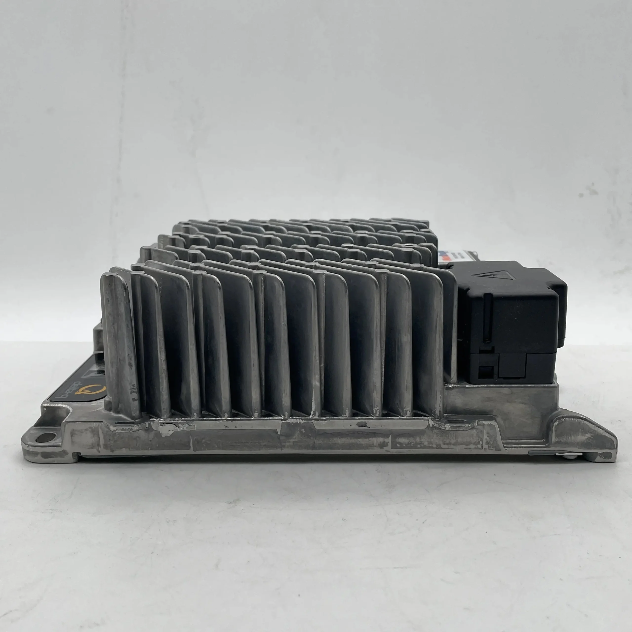 Genie Part # 1264372GT – 24V 650W Charger