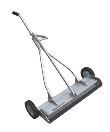 Bora 31" Heavy Duty Rolling Magnetic Sweeper with Release Lever B31